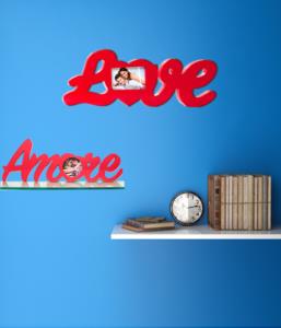 cornice in legno a forma di love e amore