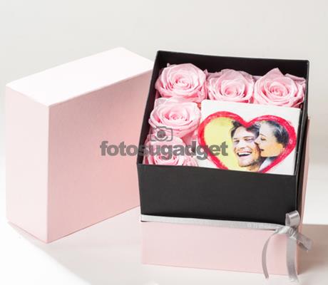 flower box con rose stabilizzate profumate con foto su tela