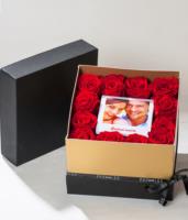 box di rose rosse stabilizzate e profumate con 10 foto